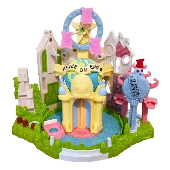 DISNEY PARKS Keys To Magic Kingdom Hasbro Its a Small World Playset Figures, Key - Picture 2 of 9